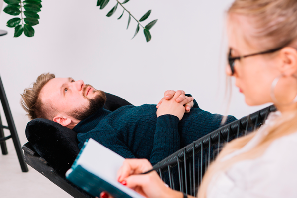Gérer le stress avec l'hypnose et la thérapie systémique